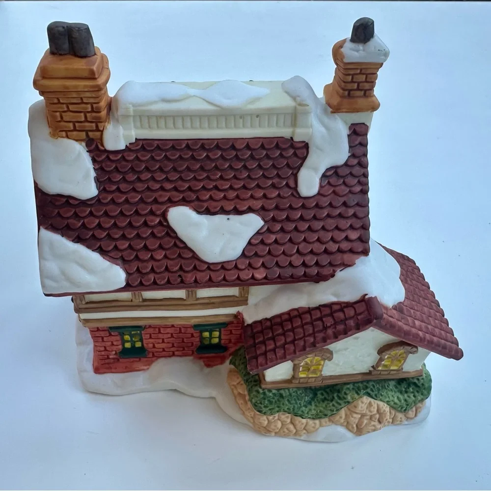 MERVYN’S Village square Mini House Set Porcelain Vintage Christmas Decor, Lights